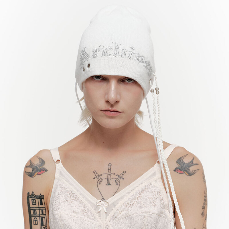 ARCHIVES STRAPPY STUD BEANIE (IVORY)