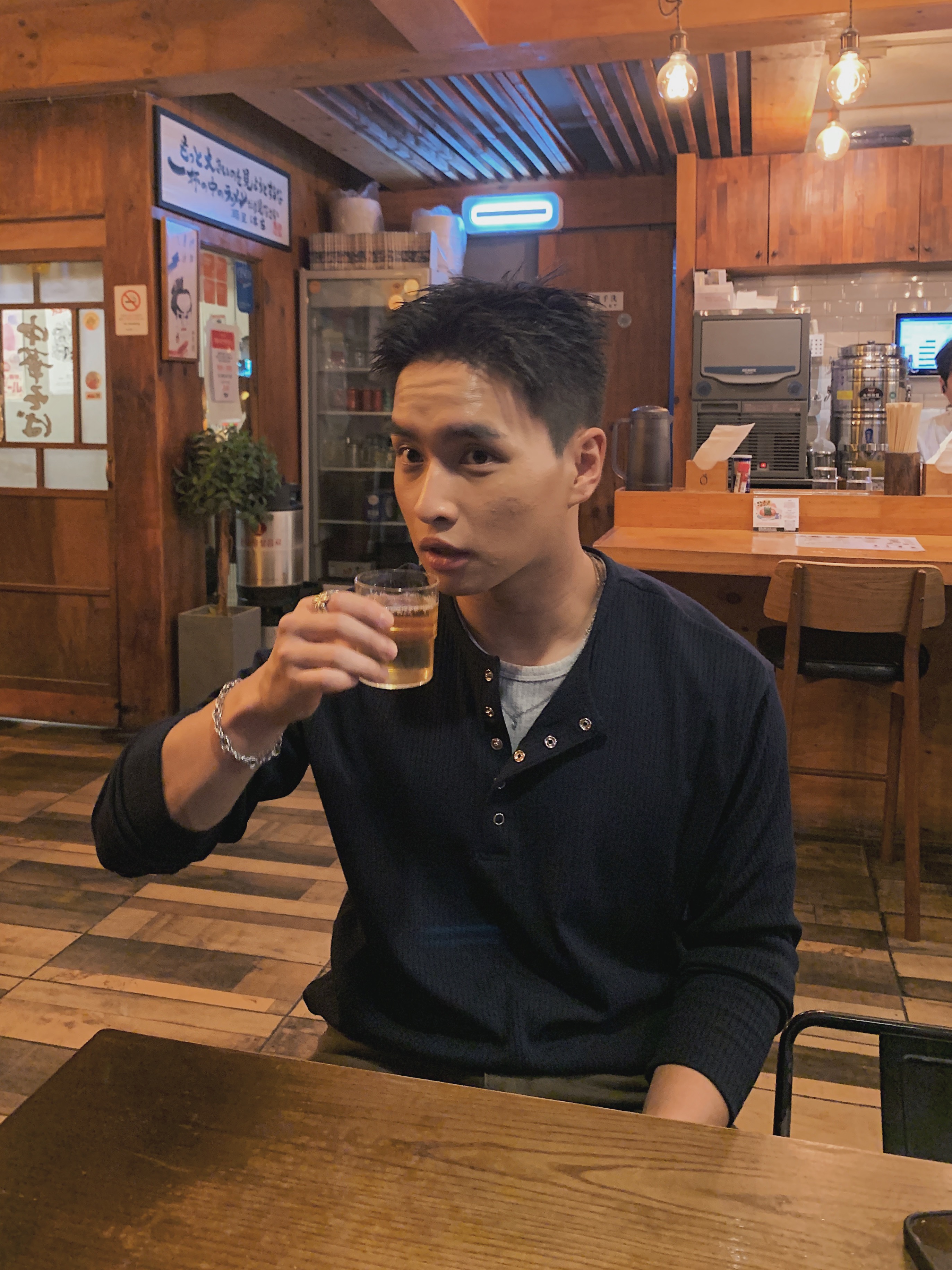 ダブルレイヤードヘンリーネック長袖Ｔシャツ