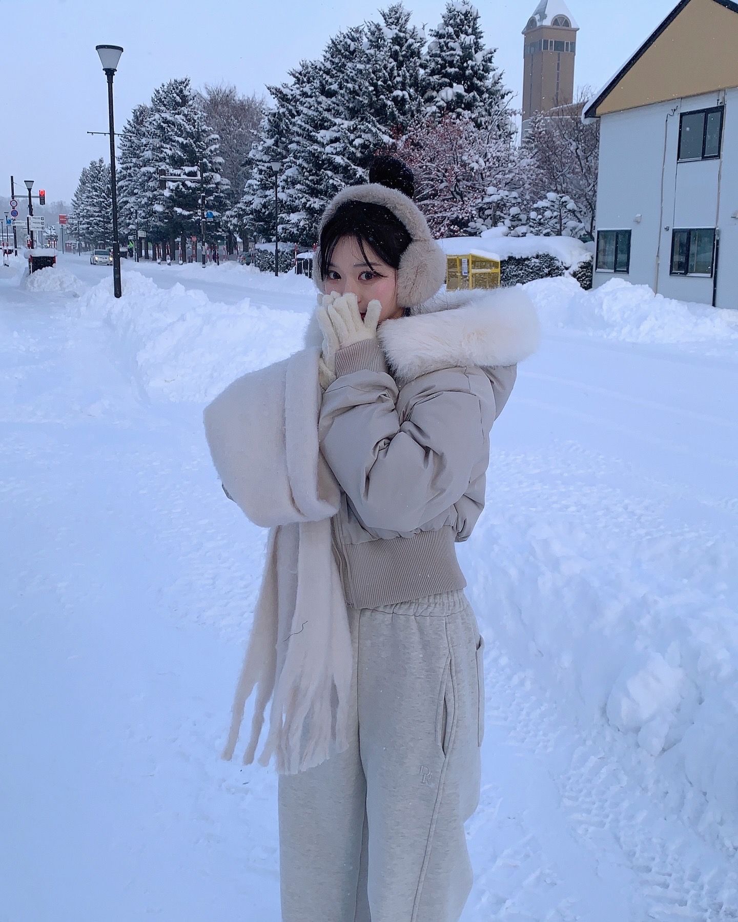 水玉模様 クロップドジャケット ファー付き ファーフードダックダウンジャケット | ファッション通販サイト NUGU