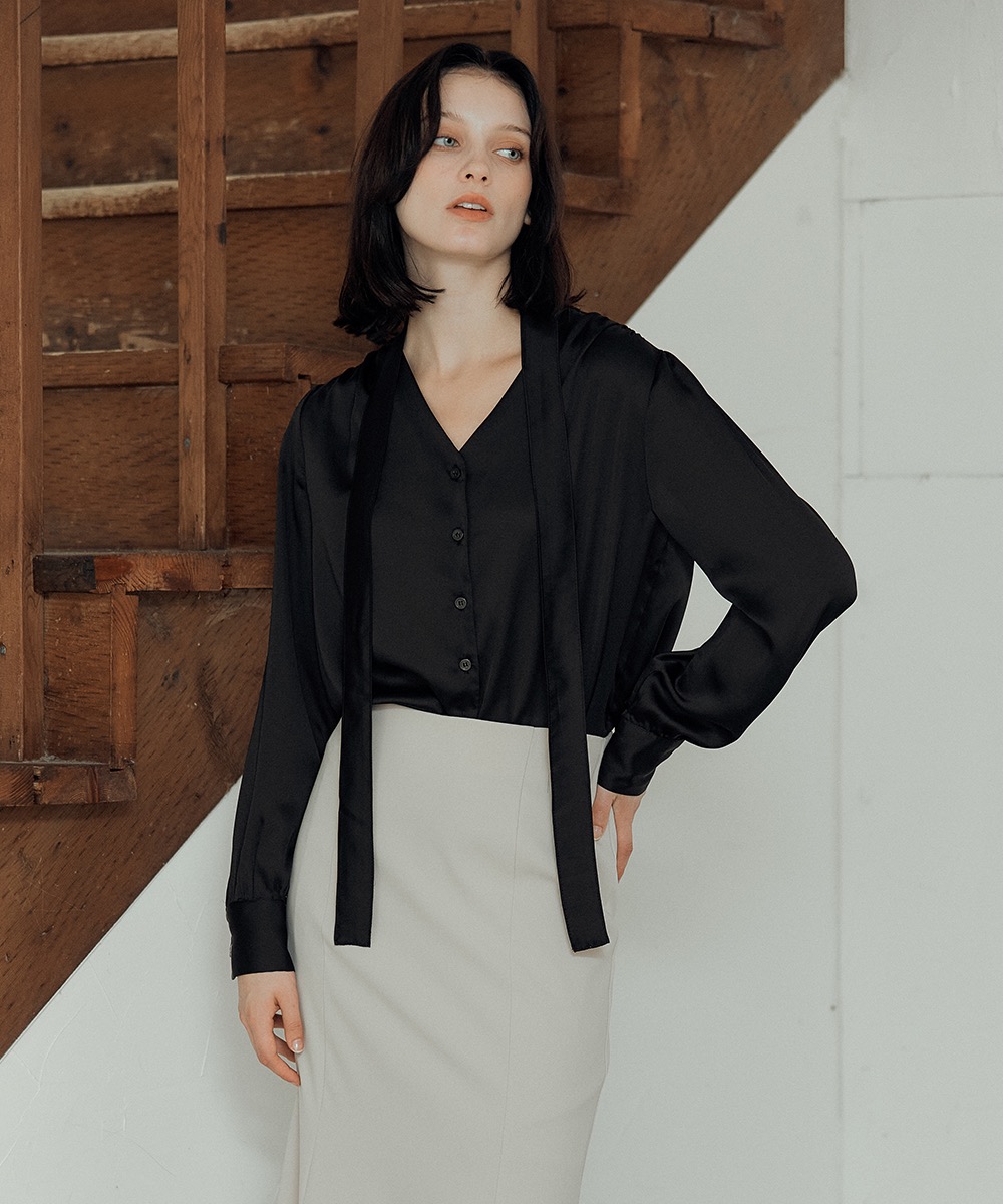 Camila Tie Silky Blouse [Black]