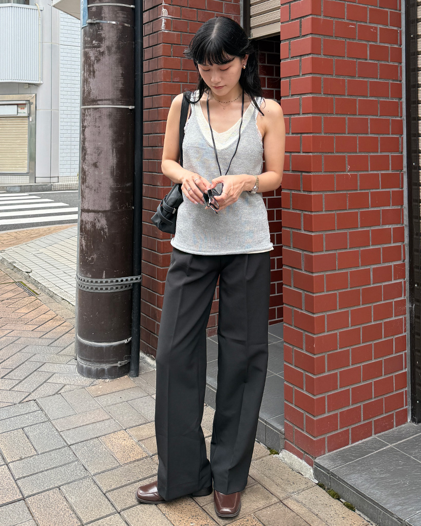 ピンタックストレートパンツ ピンタックストレートパンツ(1 BLUE): : ウィメンズ｜PUBLIC