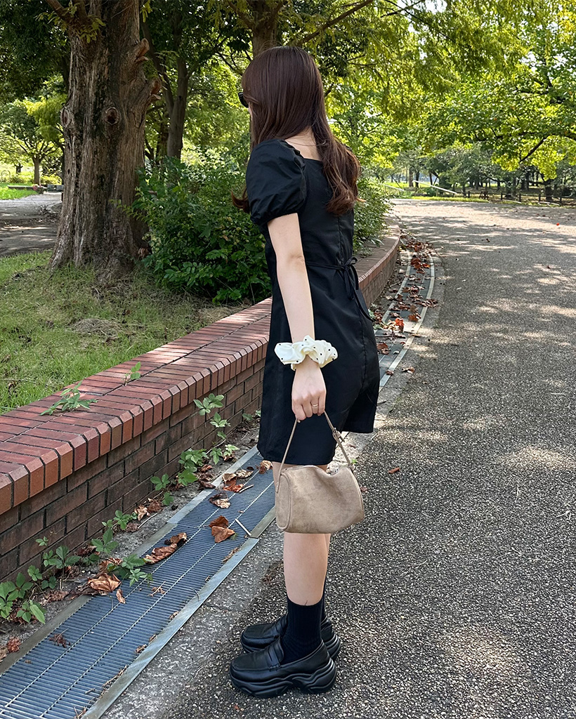 バストギャザーリボンパフスリーブミニワンピース | ファッション通販