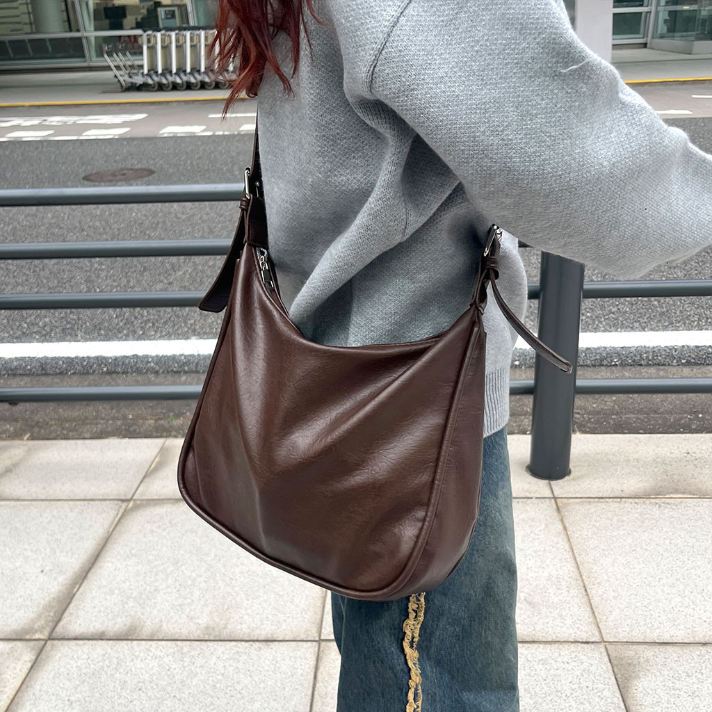 ビッグスクエアクロスバッグ | ファッション通販サイト NUGU