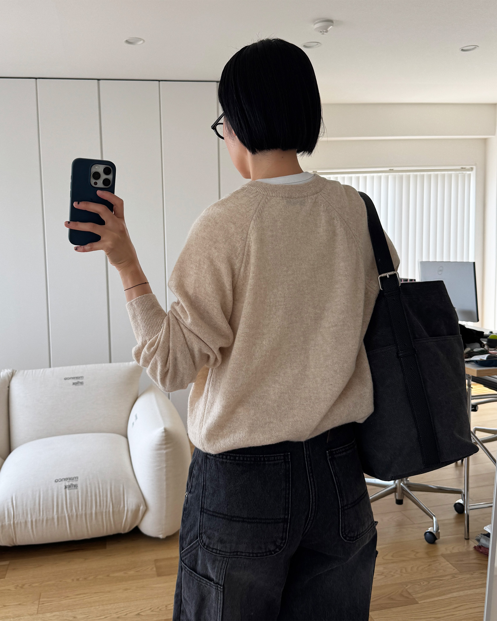 ルーズフィットVネックモダンニット | ファッション通販サイト NUGU