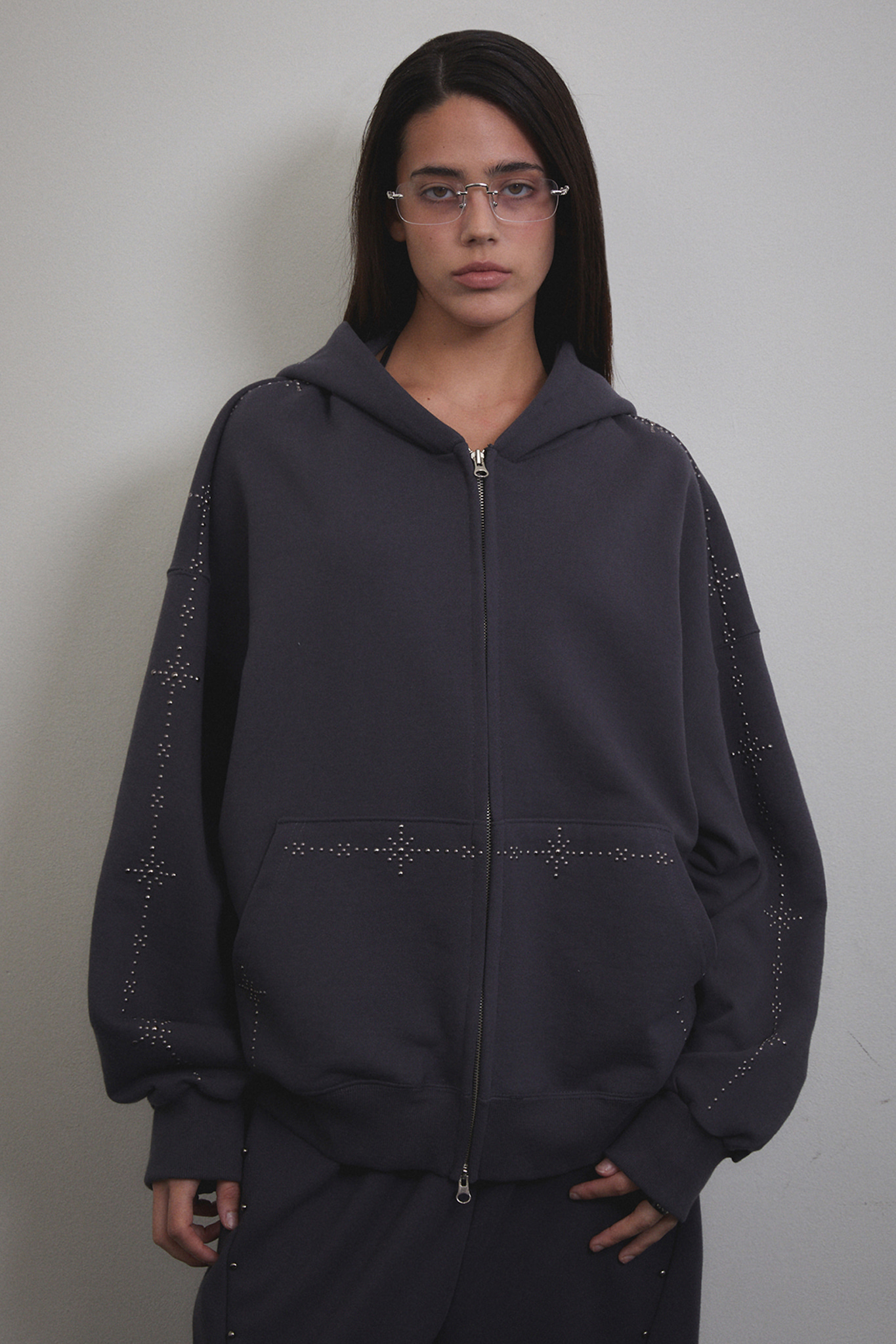 Stud Line Hood Zip-up (CHARCOAL)