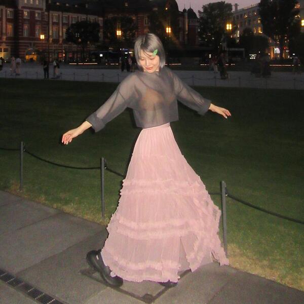 Resurrection フリル付き半袖＆プリーツスカート フリルアンバランススカート | ファッション通販サイト NUGU