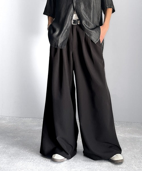 美しさはタックから。」3タックY2Kスーパーワードスラックス／Three