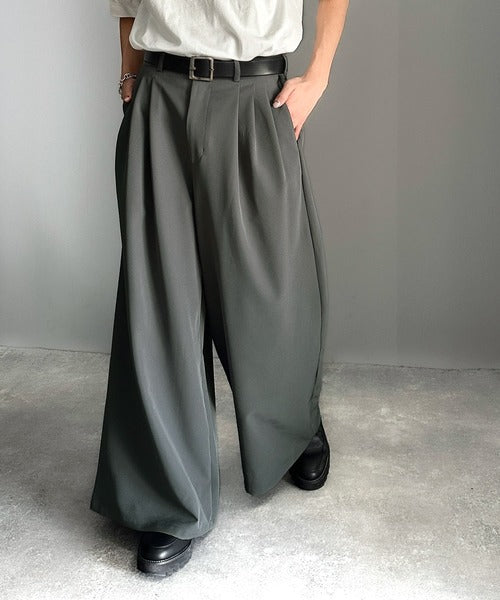 美しさはタックから。」3タックY2Kスーパーワードスラックス／Three