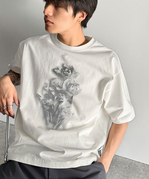 自分を開花させる。」フラワー柄プリントベーシックフィットTシャツ