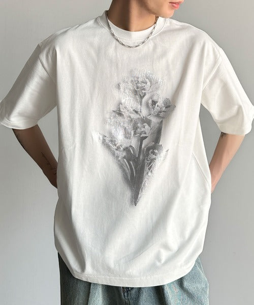自分を開花させる。」フラワー柄プリントベーシックフィットTシャツ