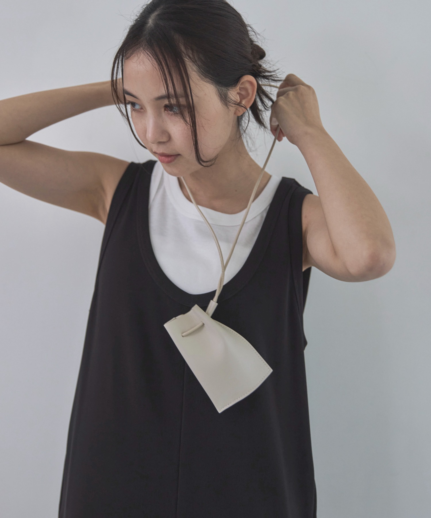 フェイクレザーネックポーチ | ファッション通販サイト NUGU