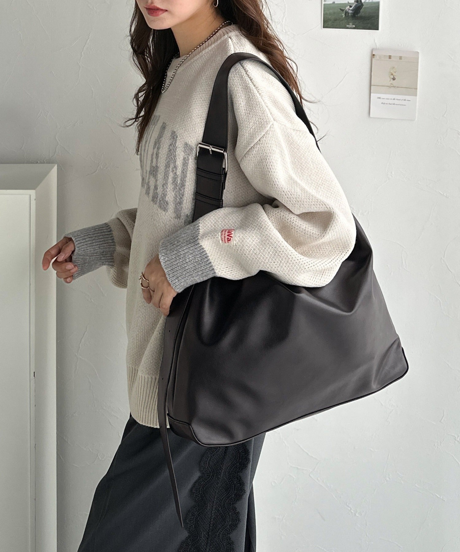 通勤、通学、旅行にもってこいの、軽やか大容量バッグ！ワイド