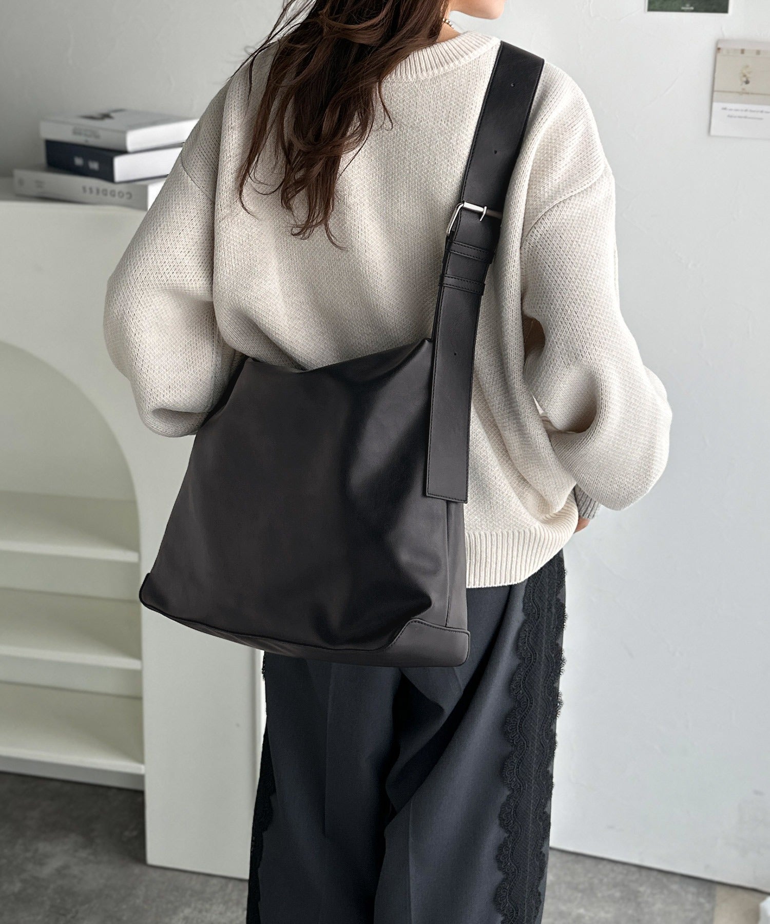 通勤、通学、旅行にもってこいの、軽やか大容量バッグ！ワイド