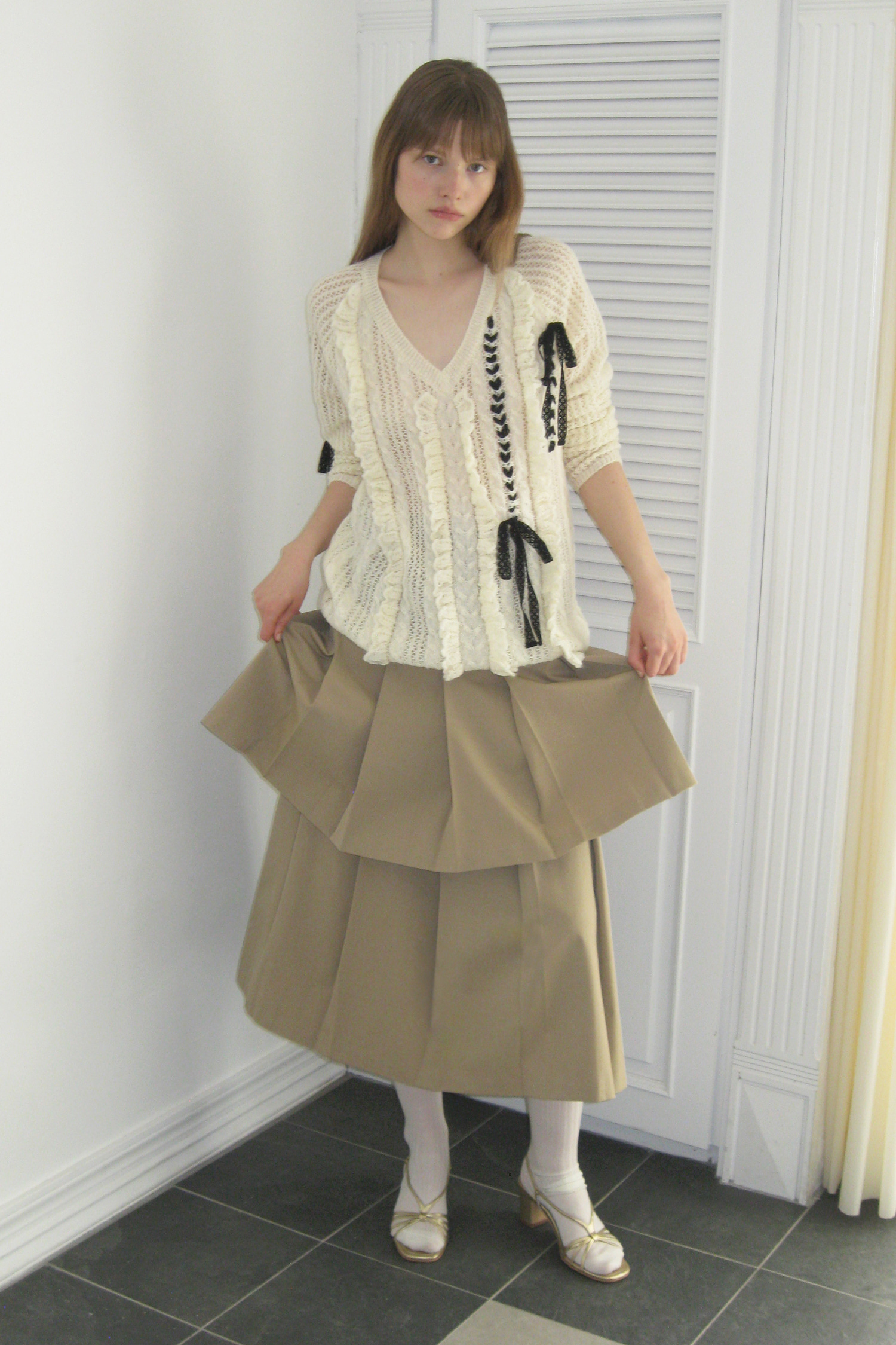 【購入特典】[tokki x Sinoon] Crochet Ribbon Tie V-Neck Pullover (Ivory)