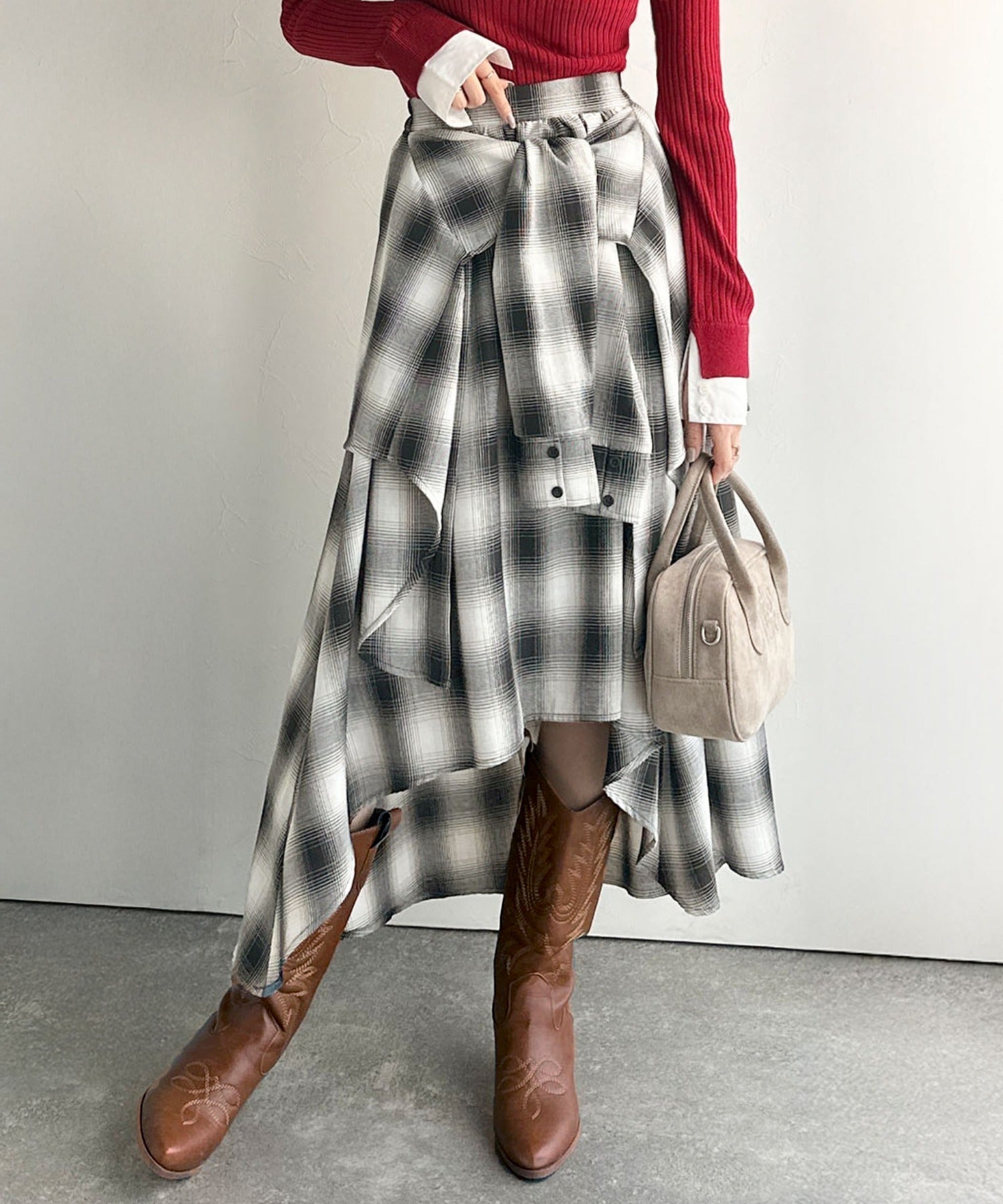 mily bilet】旬のレイヤード風スタイルが楽しめる！シャツ巻き風