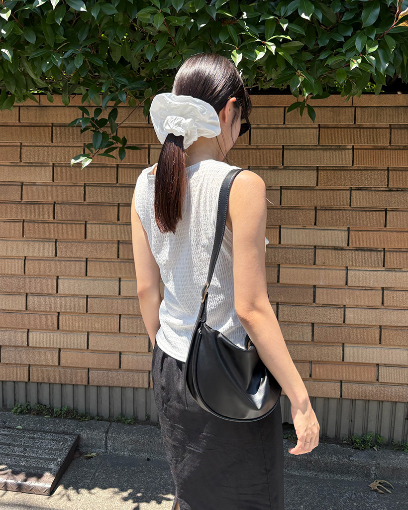 unico ブラーグ　パイルラグ　ベージュ ワンショルダードレープデザイントップス | ファッション通販