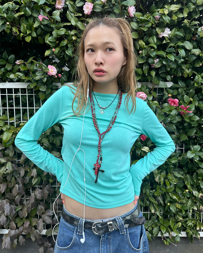 スラッシュドネックスリムロングTシャツ