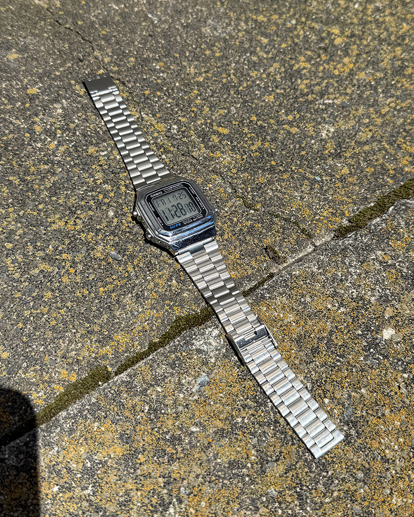 ユニセックススクエアデジタルウォッチ | ファッション通販