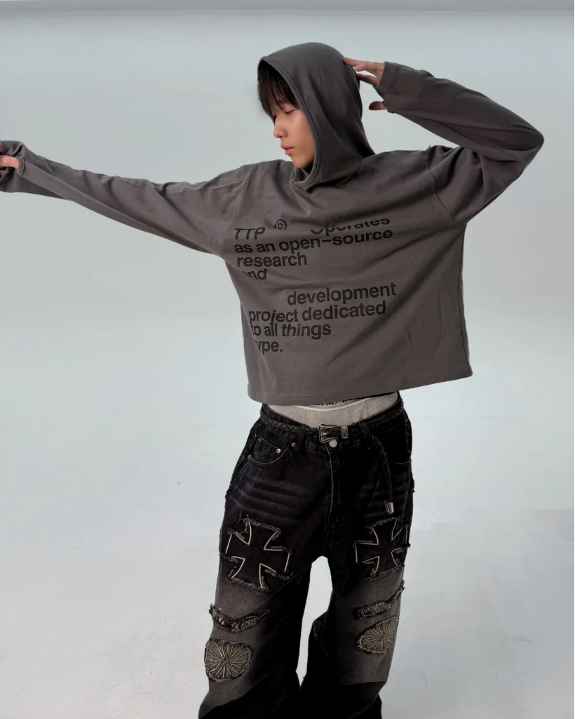 クロップドフード付きTシャツ | ファッション通販サイト NUGU