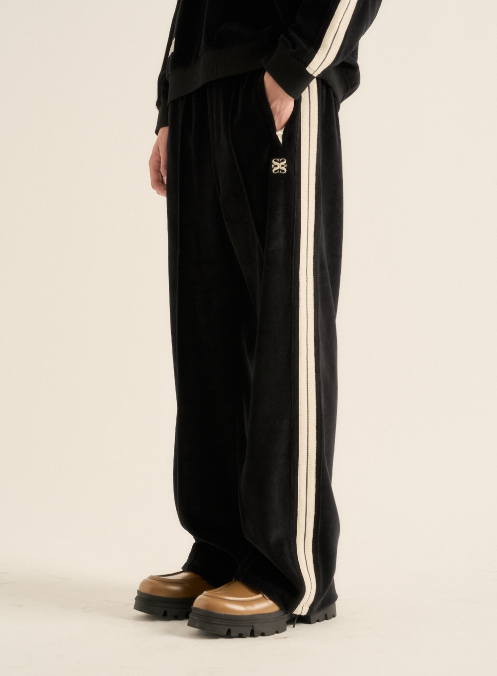 Lawton Velour Track Pants - Black | ファッション通販サイト NUGU