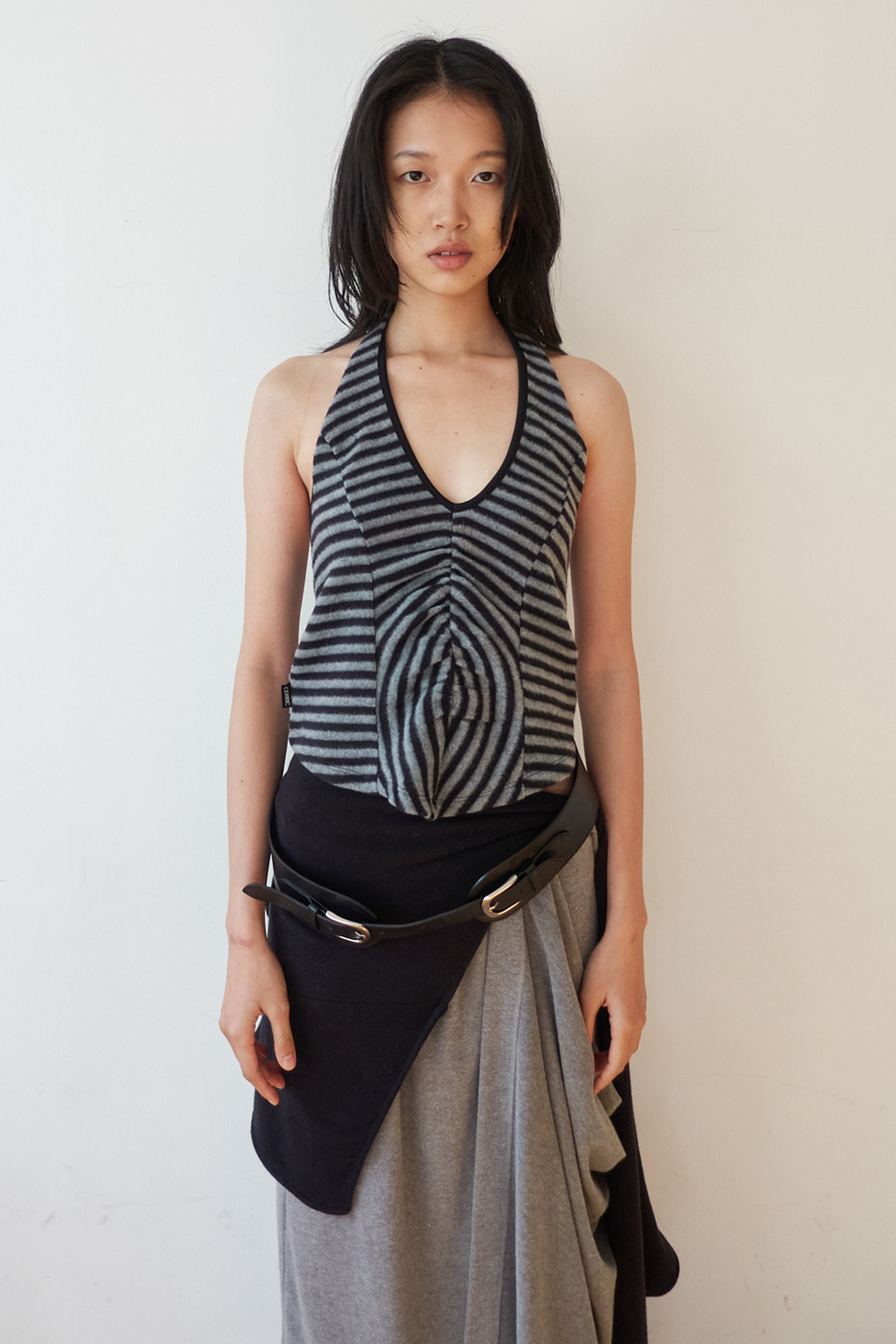 [EXCLUSIVE] FLUFFY STRIPE SLEEVELESS / BLACK