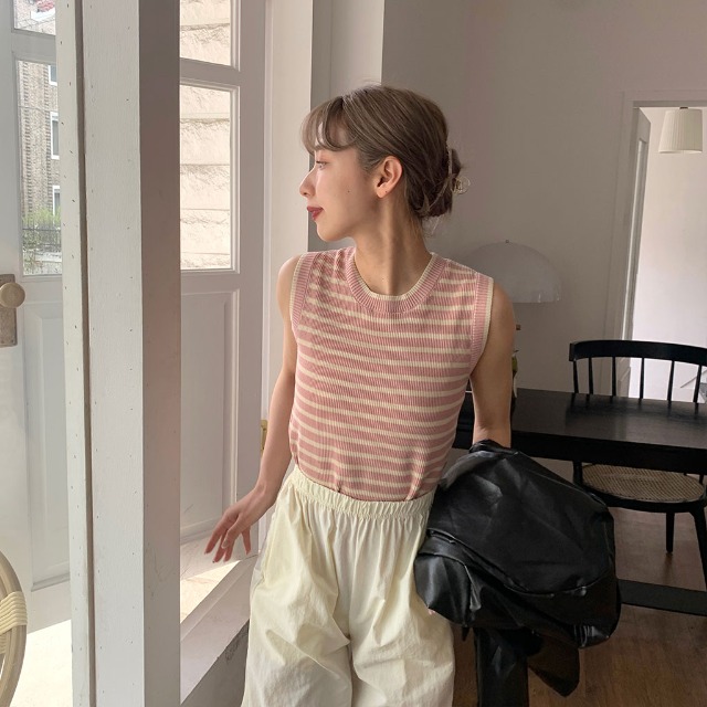 ボーダースリーブレスニット