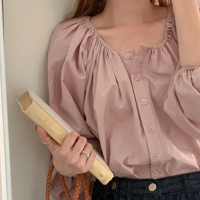 シャーリングブラウス