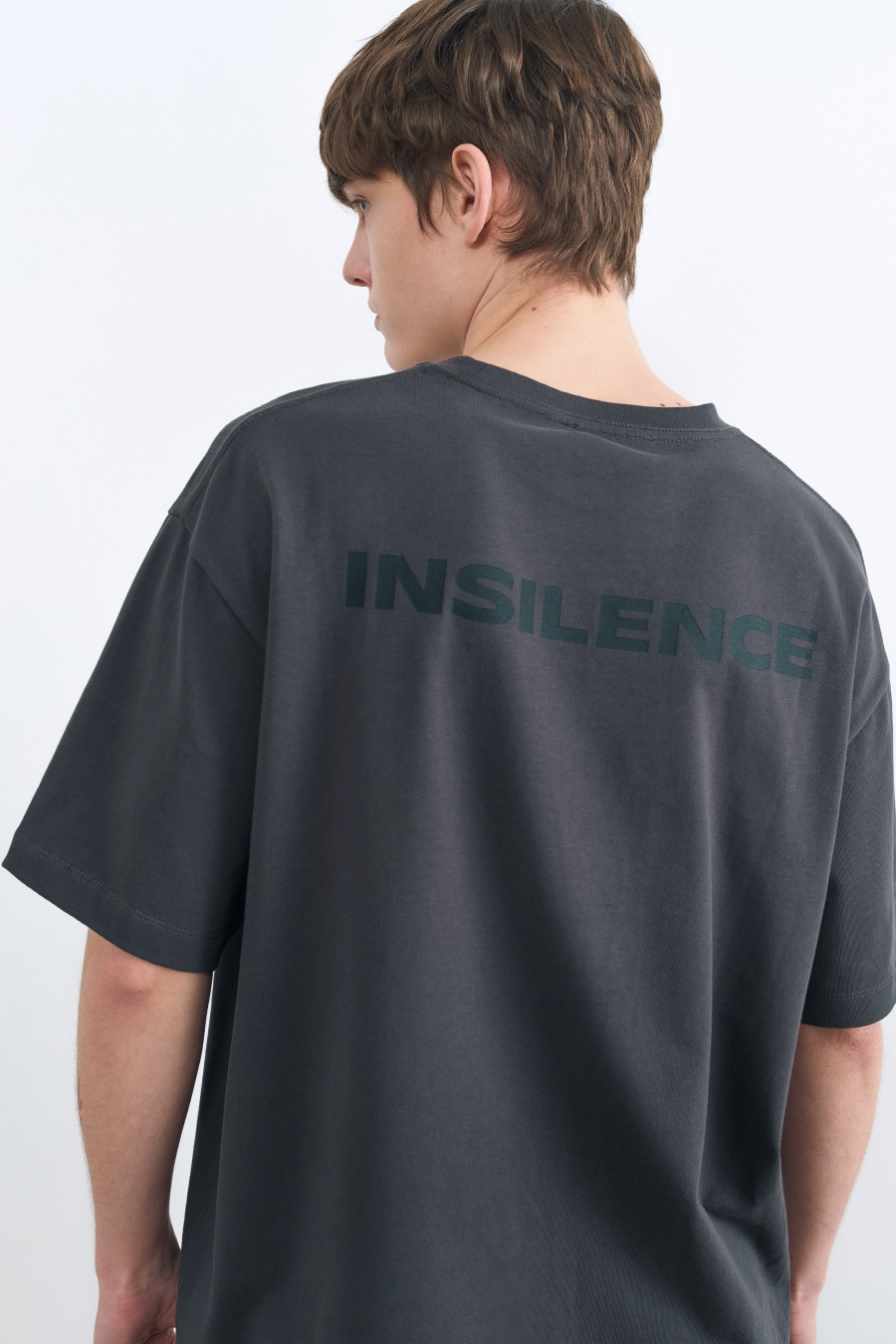 【UNKNOWN】 バックロゴTシャツ★国内発関税込 バックプリント ロゴ Tシャツ BLACK | ファッション通販サイト NUGU