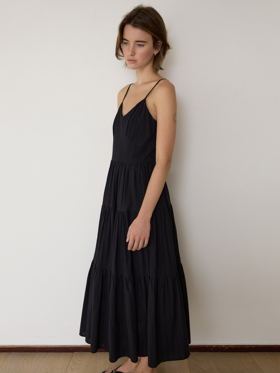 A CAN CAN SLEEVELESS DRESS_BLACK