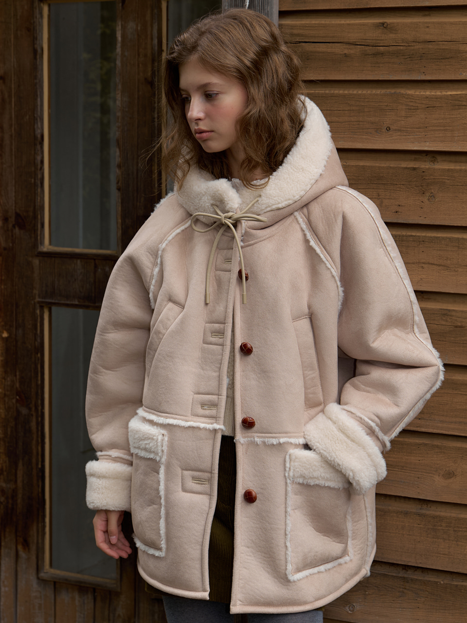 A HOODED DUFFLE MUSTANG_BEIGE