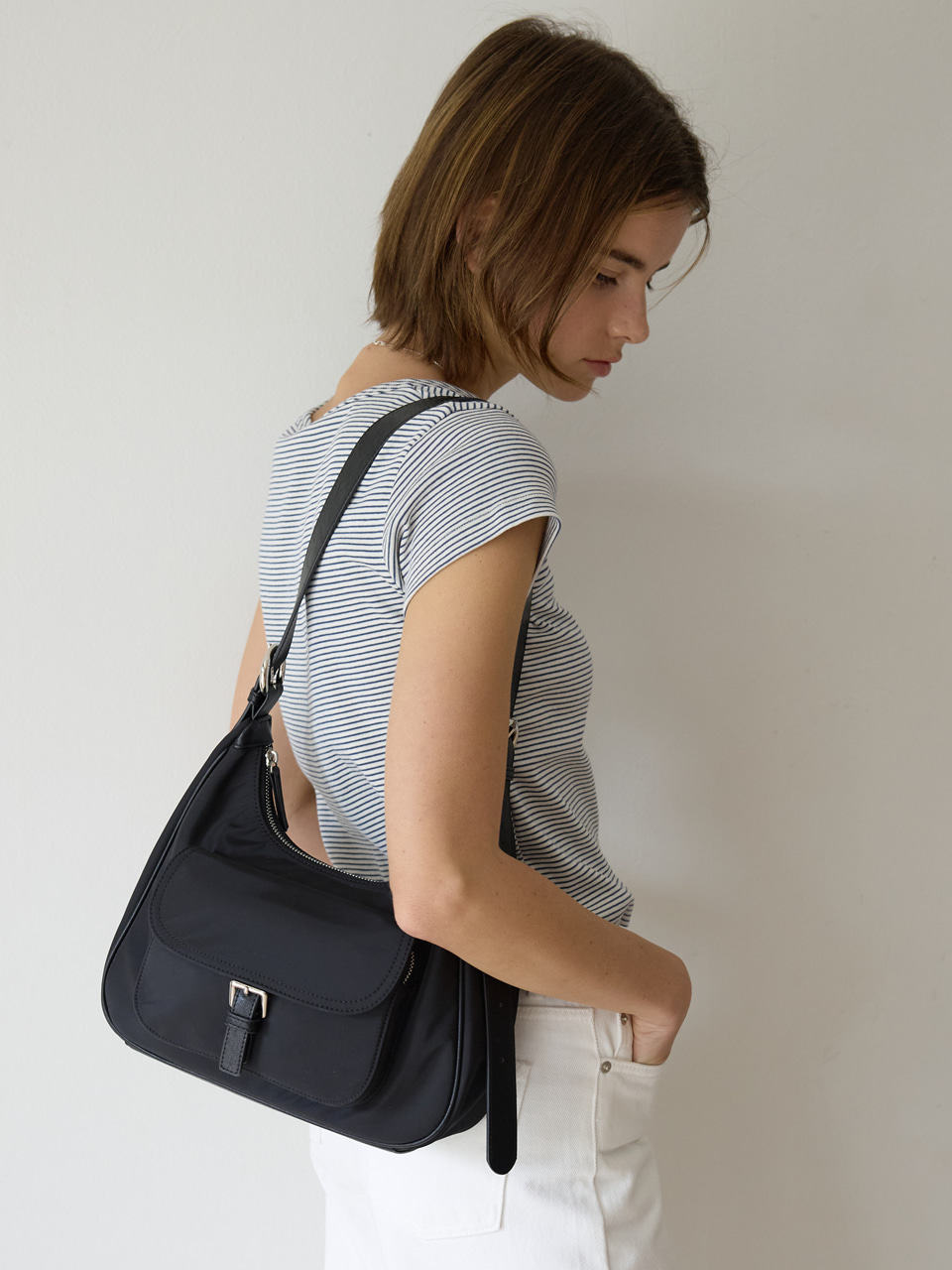 A NYLON BUCKLED POCKET SHOULDER BAG_BLACK