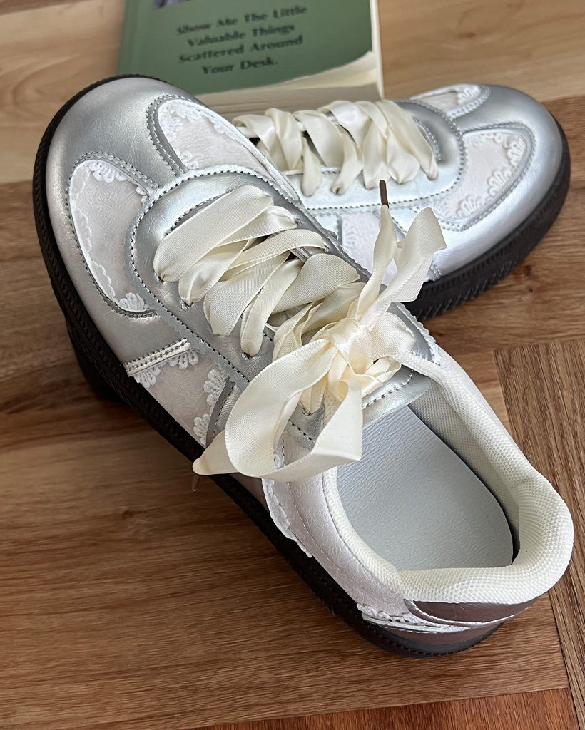 ラブリースニーカー