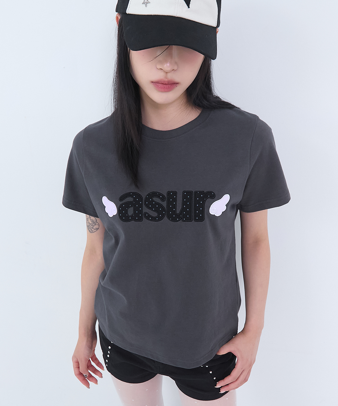 ◆ boohoo ◆ シームレス マッスルフィット Tシャツ / charcoal ボクシーフィット ウォッシュドTシャツ - ブラウン - Men | H&M JP