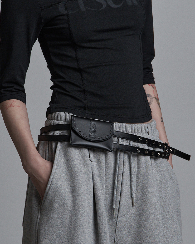 COWHIDE BELT BAG BLACK