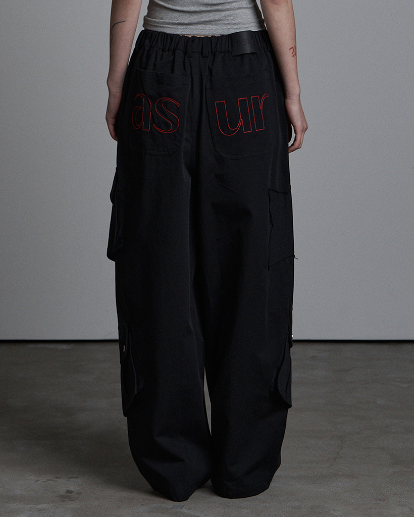 AU PATCHED POCKET COTTON PANTS BLACK