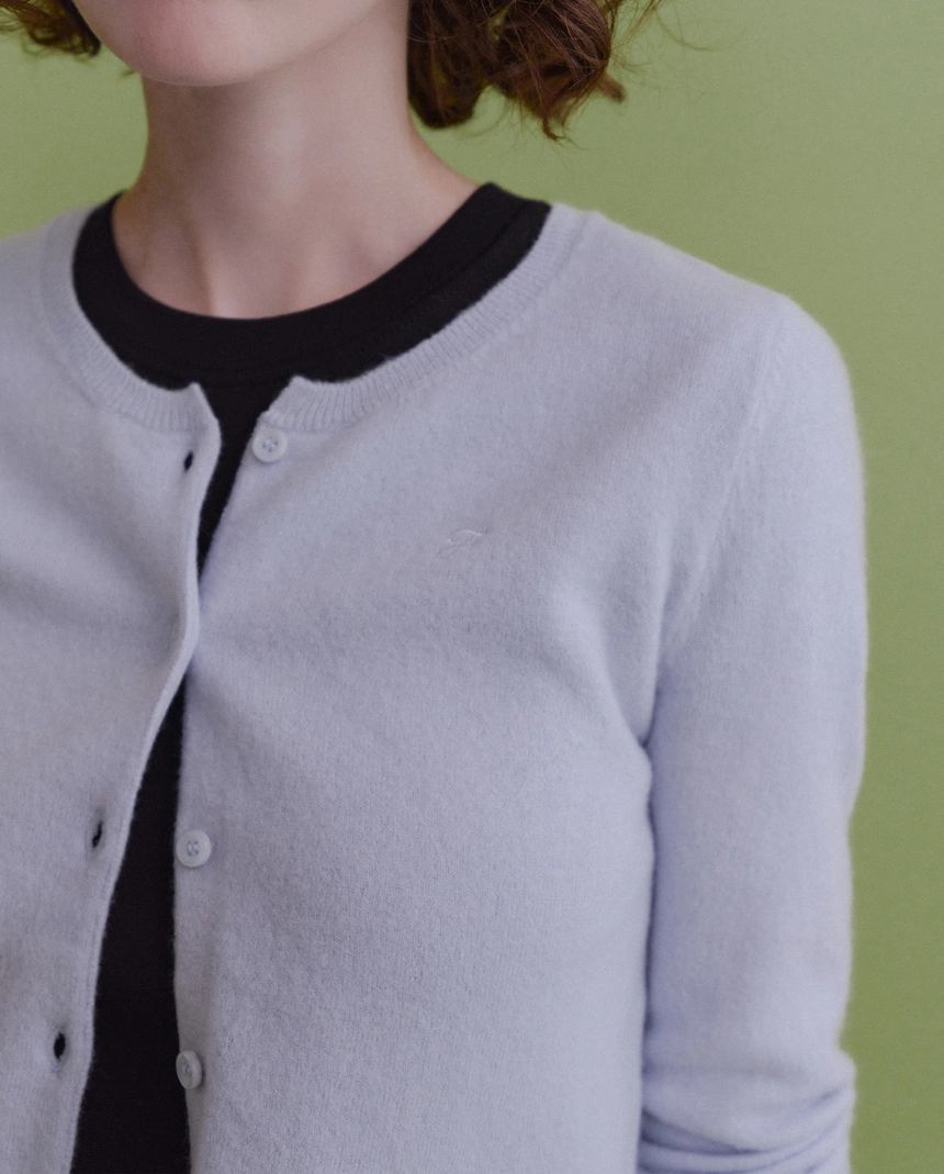 Alto-Round-Knit-Cardigan-soft-blue_05.jpg