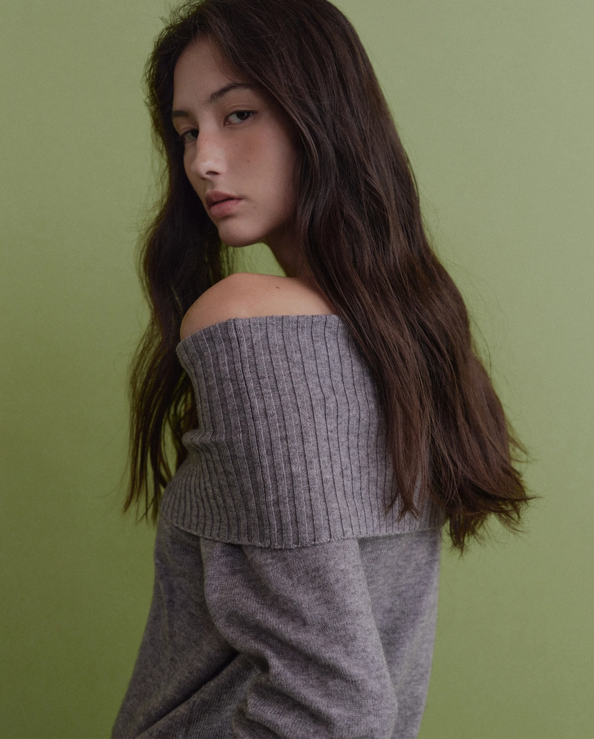 Arin-Off-Shoulder-Knit-gray2_03.jpg