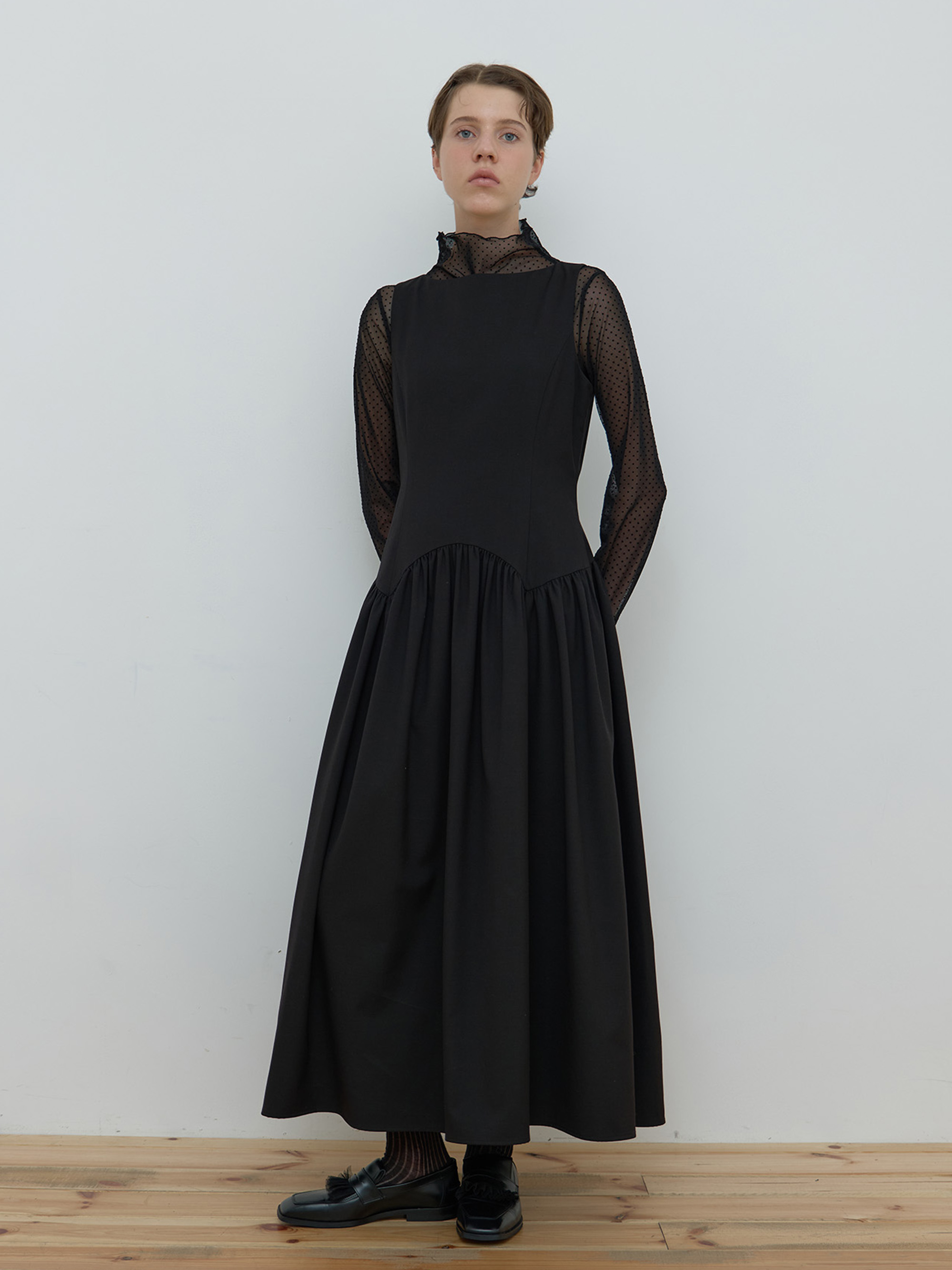 BACK HOLE WOOL DRESS_BLACK