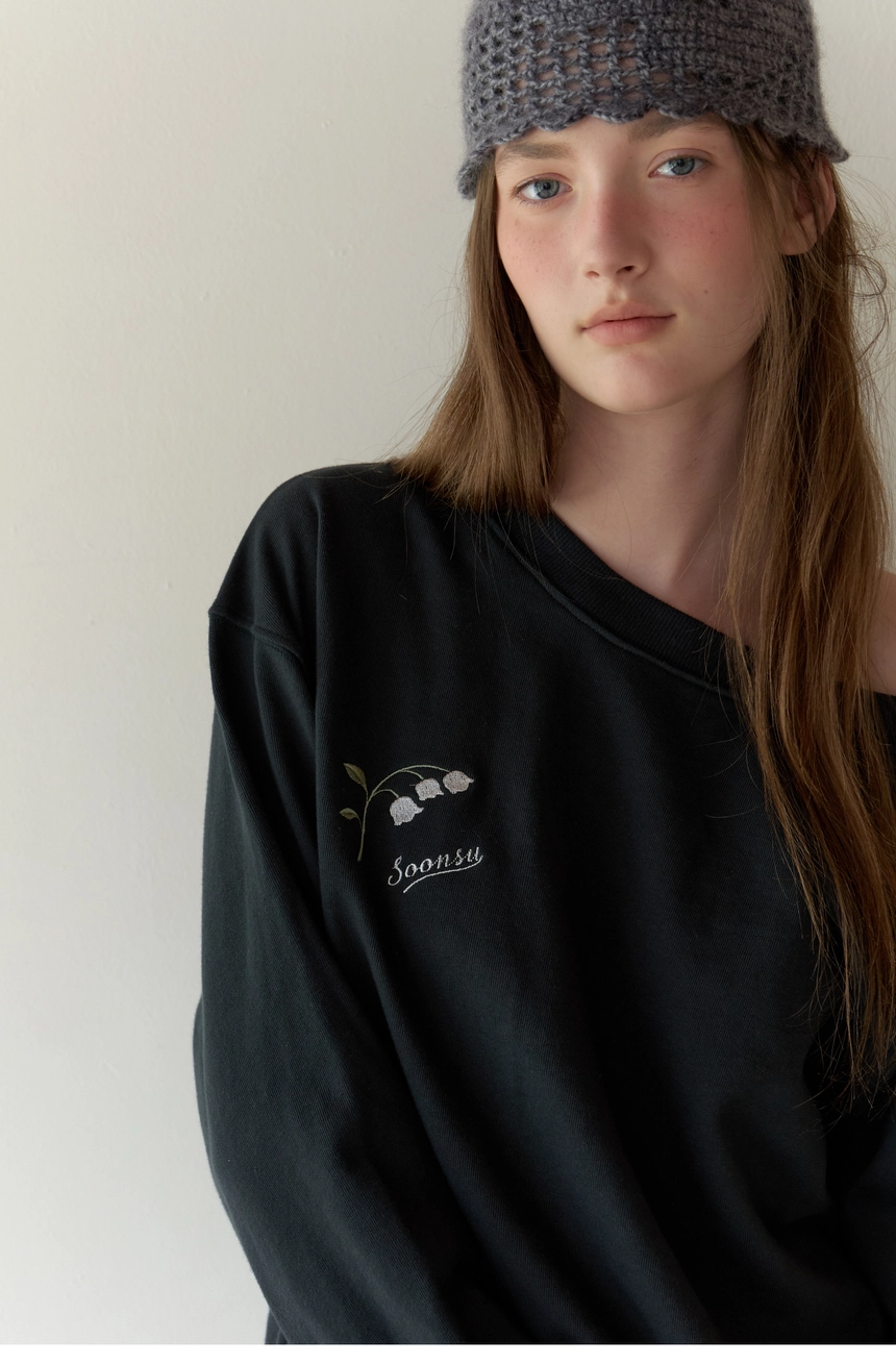 Bell Sweatshirt (Charcoal)4.jpg