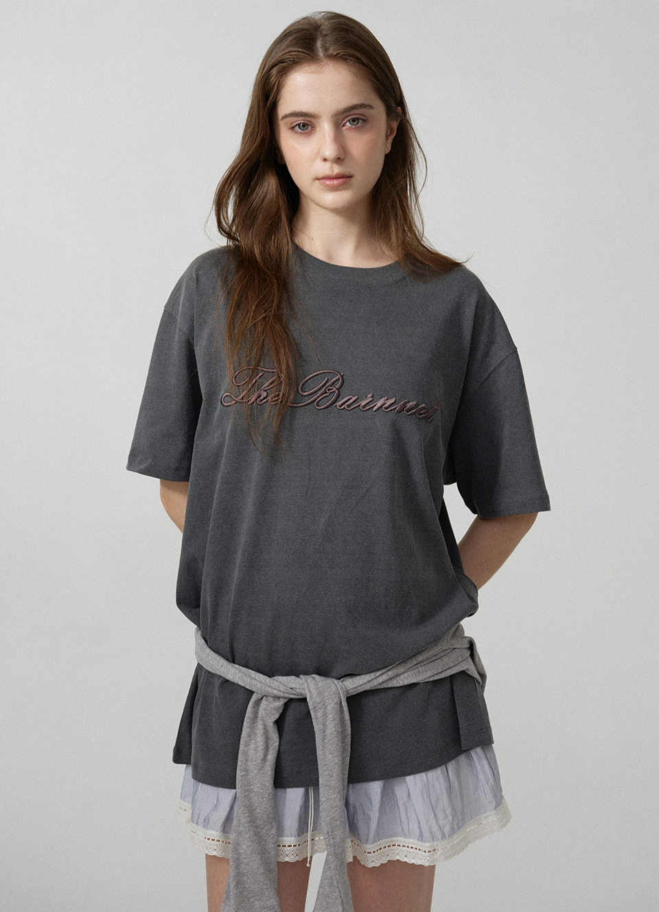 Benny Script Logo T-shirt_Charcoal