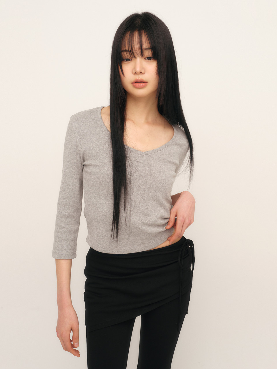 C 90S LINE V-NECK T-SHIRT_GREY