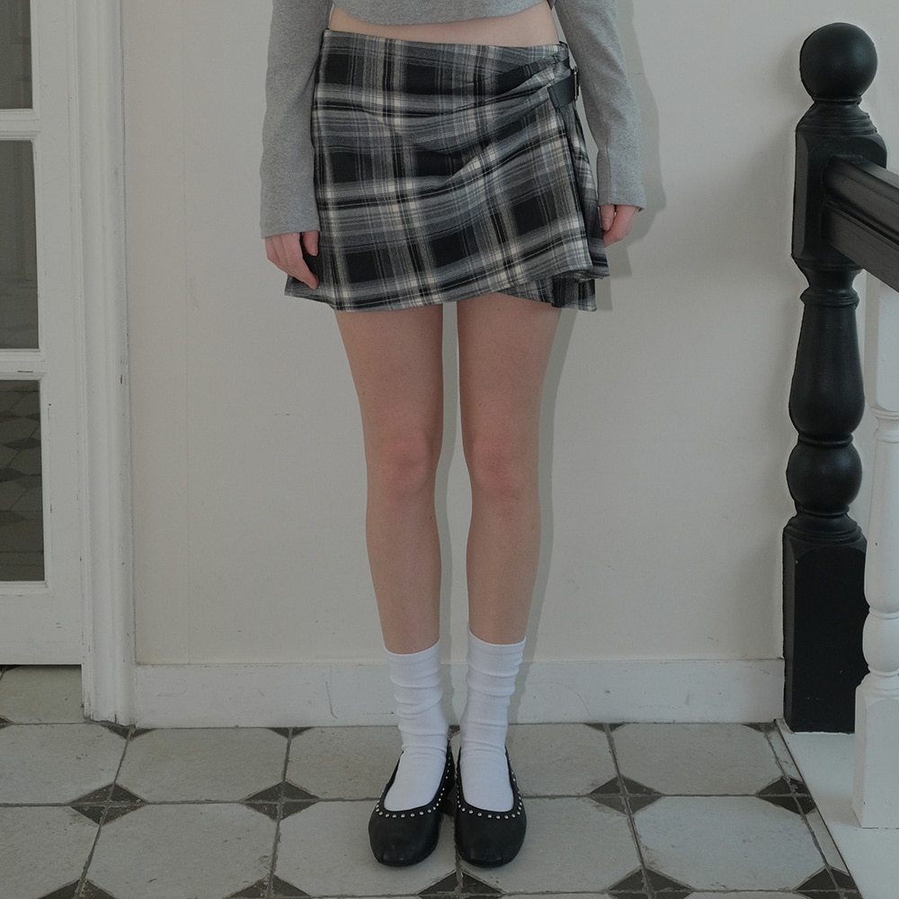C CHECK BELTED MINI SKIRT_BLACK
