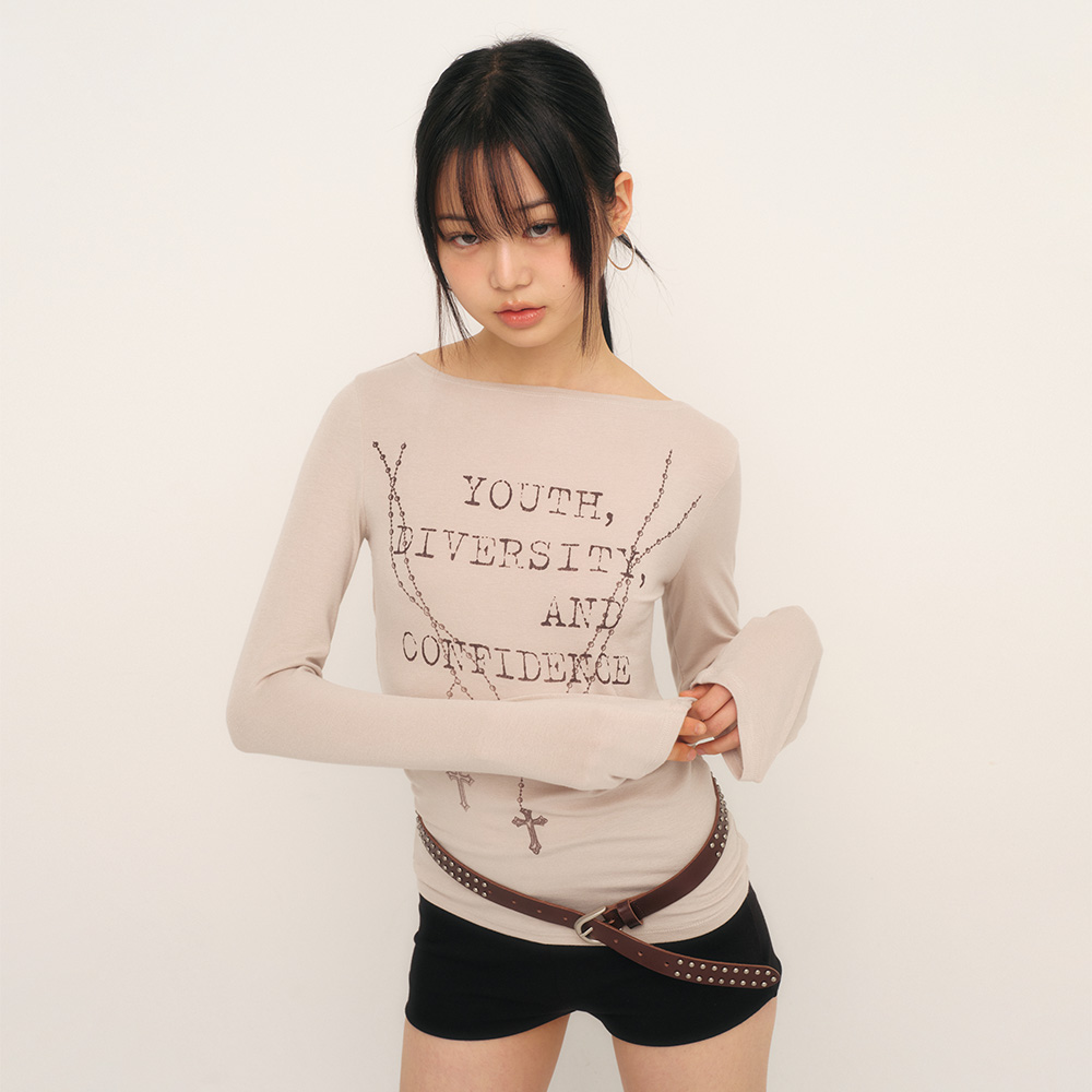 C NECKLACE LONG SLEEVE T-SHIRT_LIGHT BEIGE