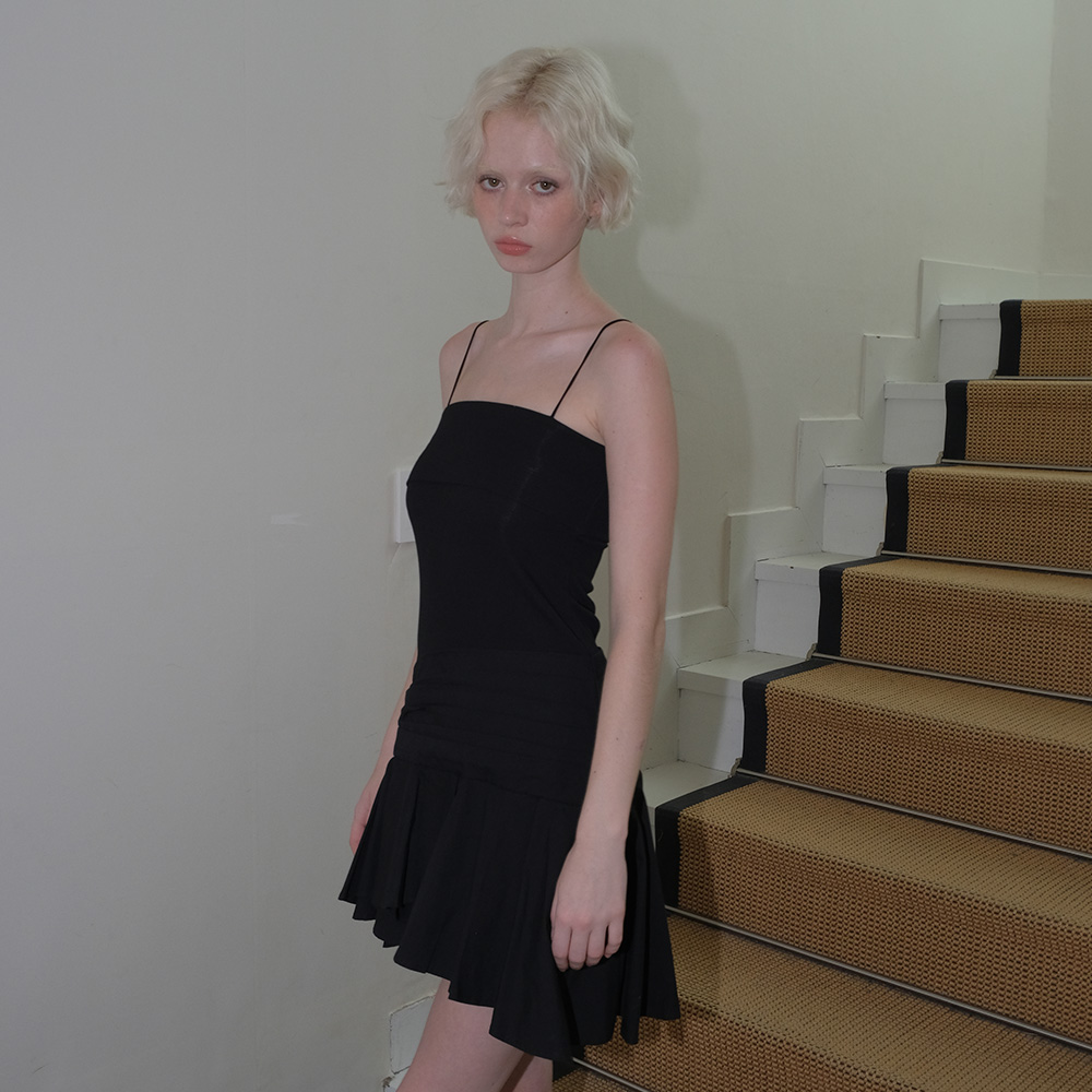 C RUFFLE SLEEVELESS DRESS_BLACK
