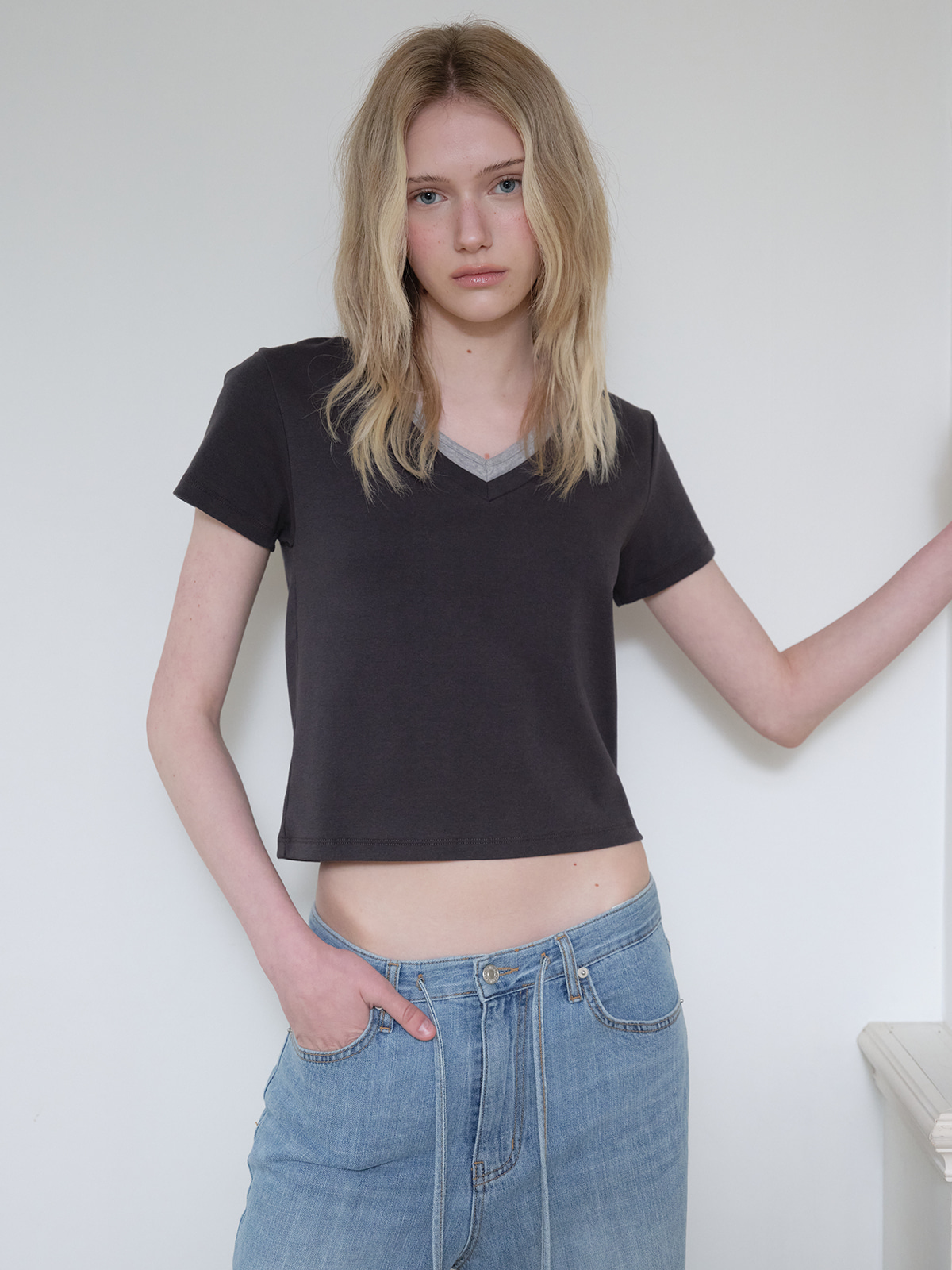 V-neck layered t-shirt [FRSP08TS12]_Charcoal