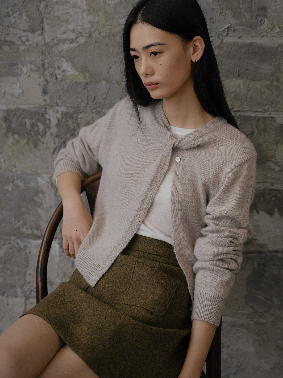 Twist cut out knit FRFA02NT05_Beige