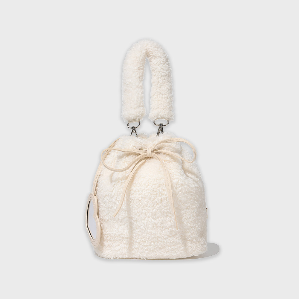 ★COVERNAT WOMAN★ Cloverheart Fluffy Tote Bag Beige CO2404T MUSINSA | COVERNAT WOMAN Cloverheart Fluffy Medium Tote Bag