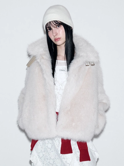 [aina x rolarola] COLLAR FUR JACKET IVORY