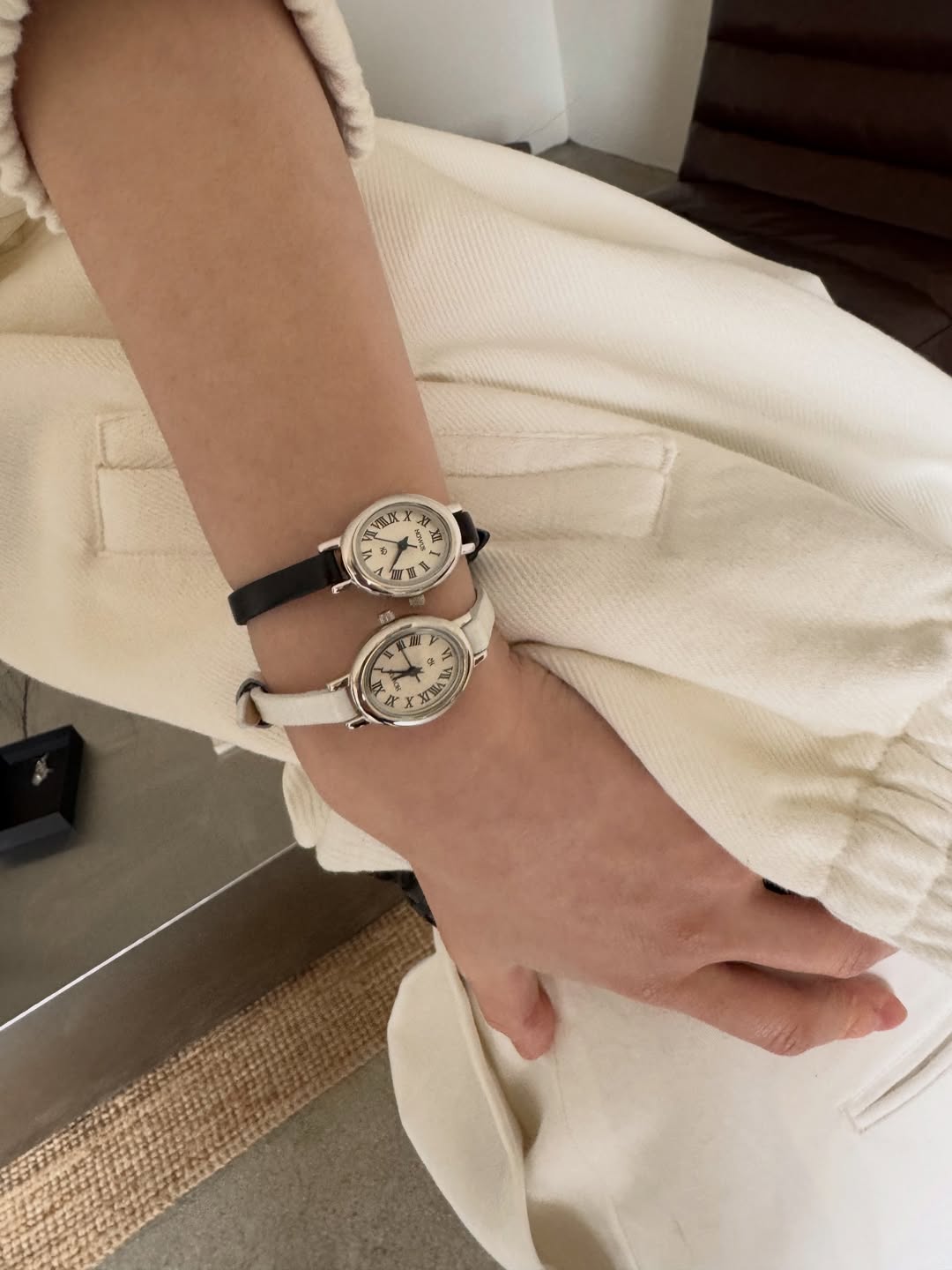 CLASSIC ELLIPSE LEATHER WATCH (SILVER)