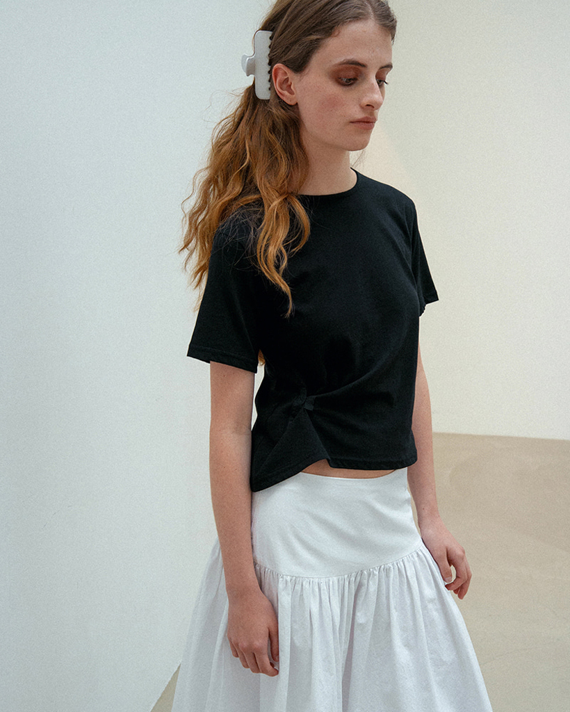 Closure Tee Black